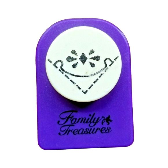 Craft Paper Punch Border Scrapbook Arts Crafts Decorative Corner Family Treasure - Picture 1 of 6